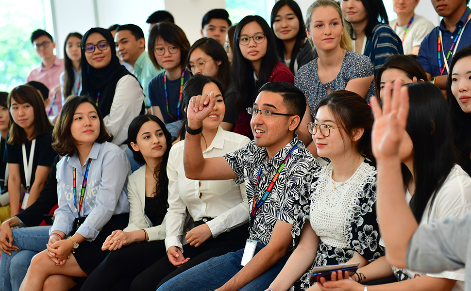 Crowd Dyson employees